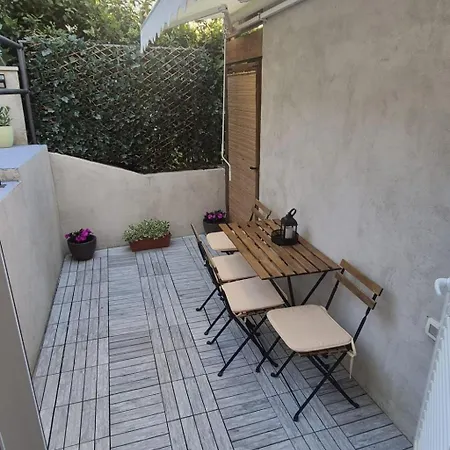 Studio-apartment Fuer 2 Personen Mit Terrasse By Interhome
