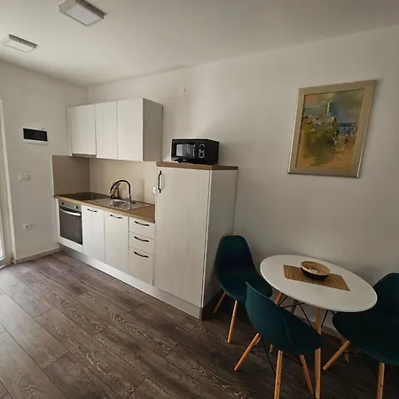 Studio-apartment Fuer 2 Personen Mit Terrasse By Interhome *