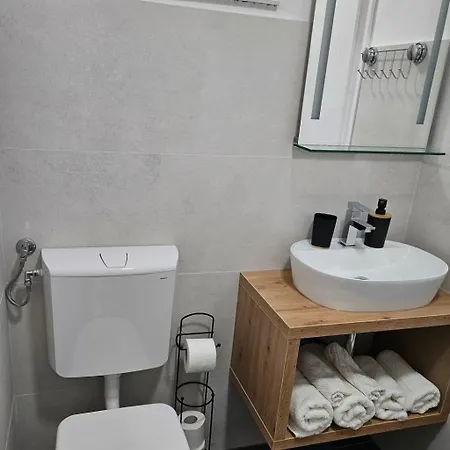 Studio-apartment Fuer 2 Personen Mit Terrasse By Interhome Апартаменты Нови-Винодолски