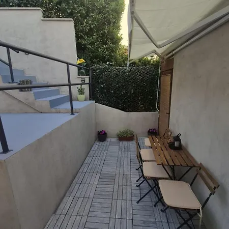 Studio-apartment Fuer 2 Personen Mit Terrasse By Interhome *