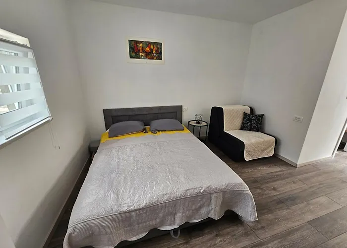 Studio-apartment Fuer 2 Personen Mit Terrasse By Interhome * 노비비노돌스키