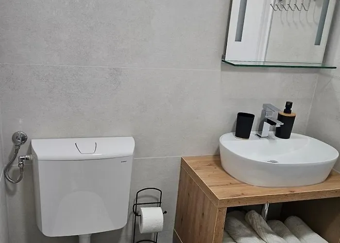Studio-apartment Fuer 2 Personen Mit Terrasse By Interhome 아파트 노비비노돌스키