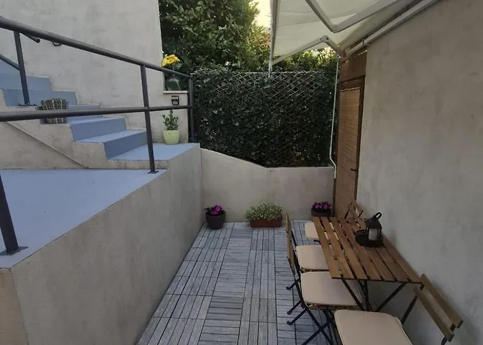Studio-apartment Fuer 2 Personen Mit Terrasse By Interhome *